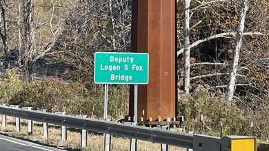 Bridge sign on N.C. 105