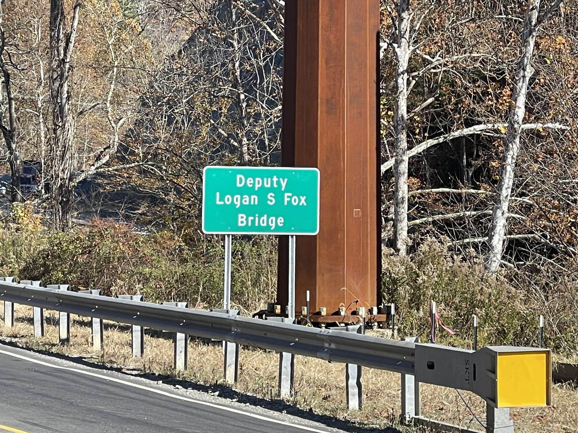 Bridge sign on N.C. 105